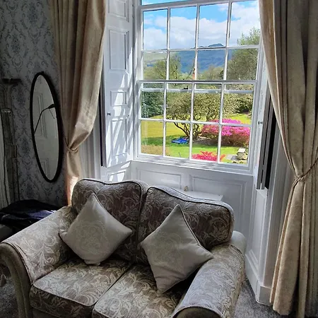 Foxghyll Bed & Breakfast 4*