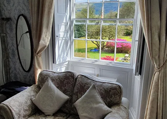 Foxghyll Bed & Breakfast 4*