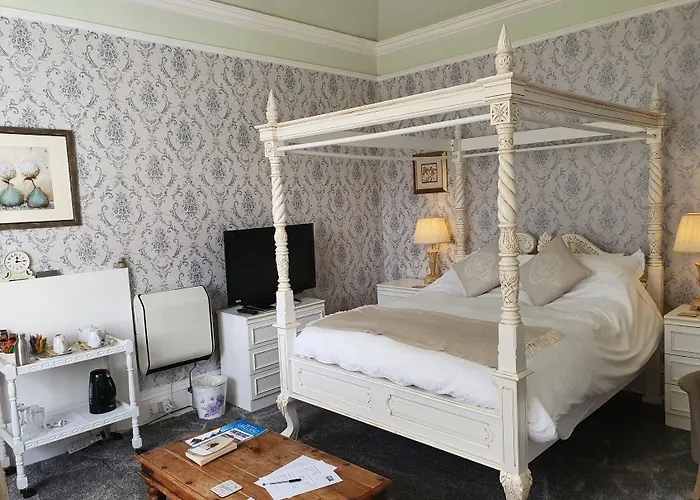 Foxghyll Bed & Breakfast 4*