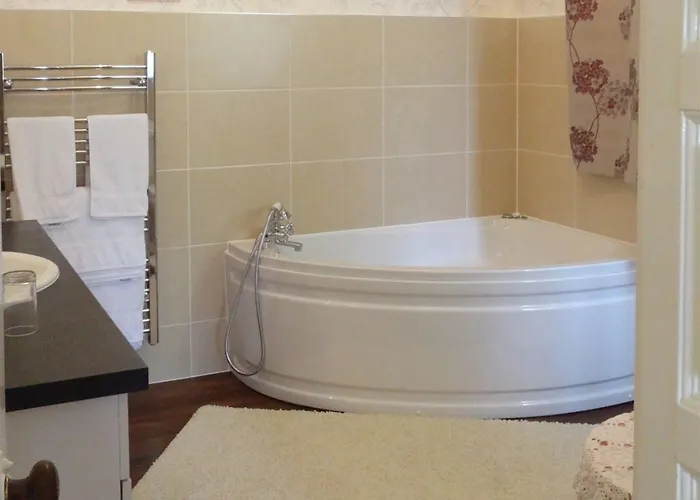 Foxghyll Bed & Breakfast 4*